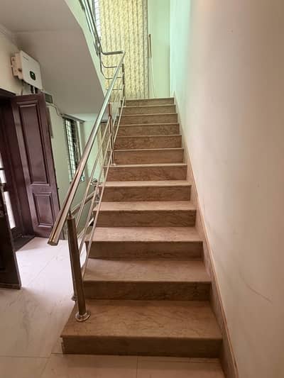 Handrail