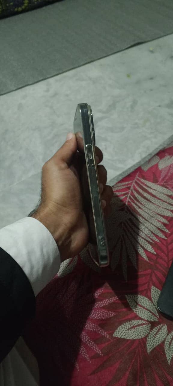 Apple iPhone 12 1
