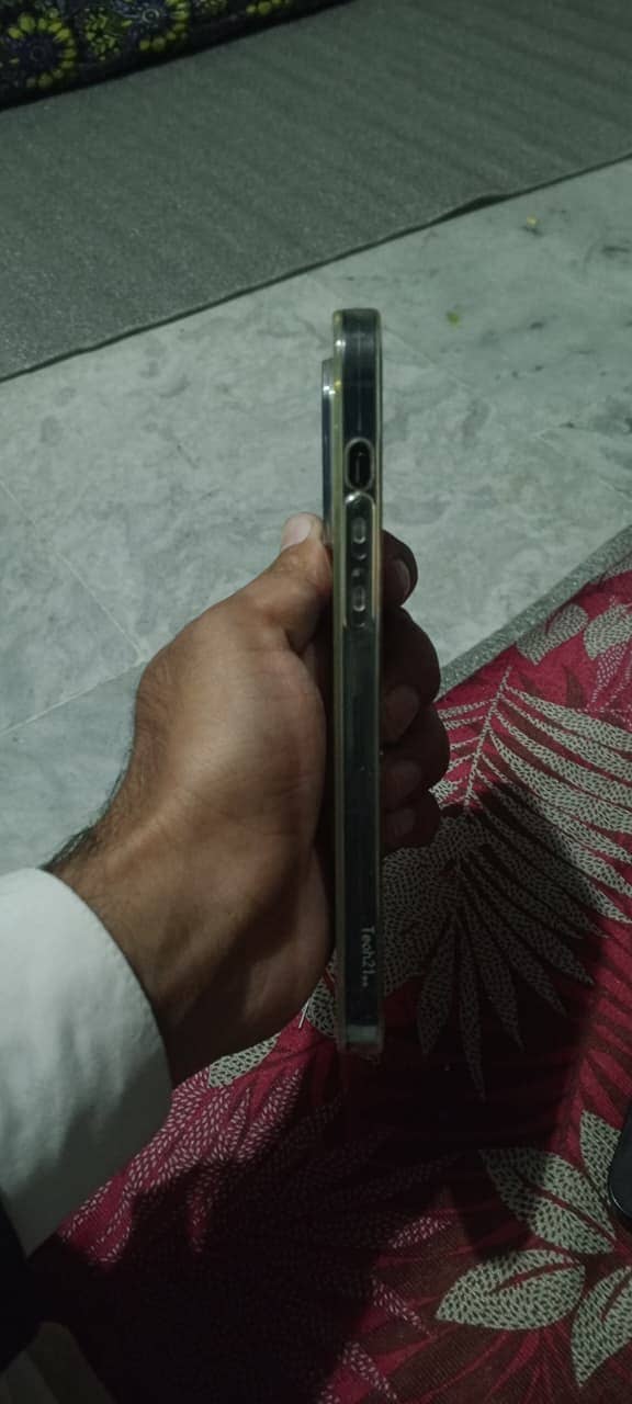 Apple iPhone 12 3