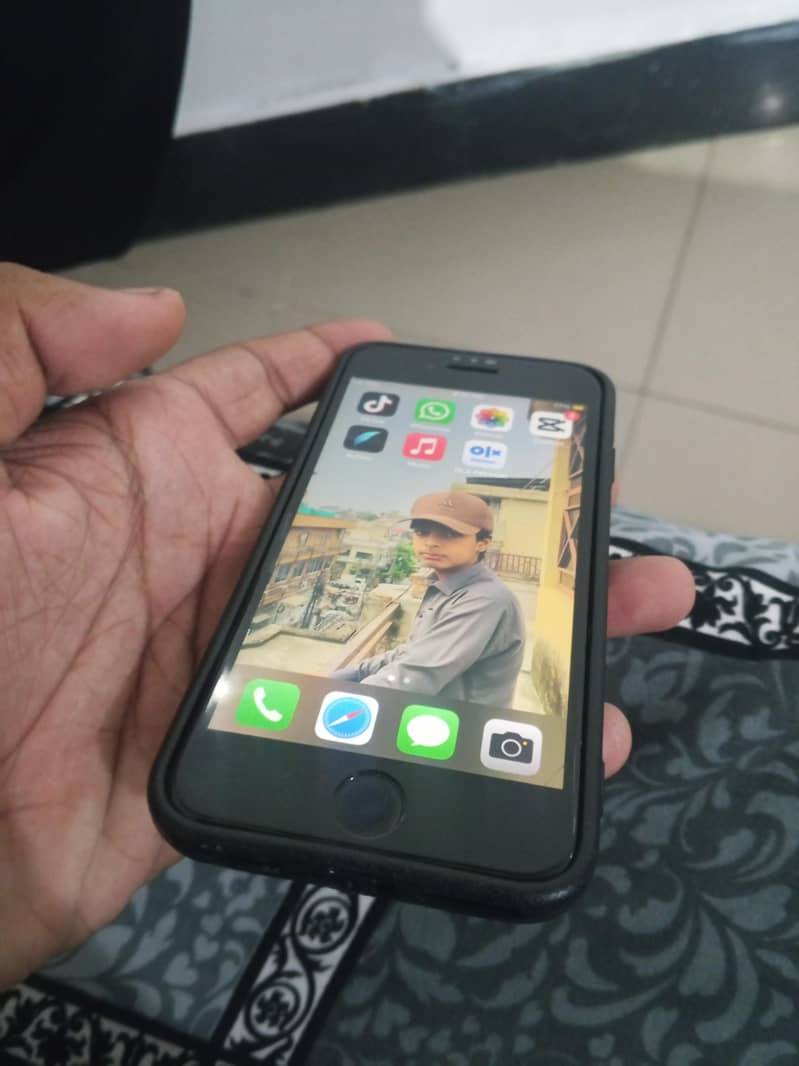 IPHONE 7 4