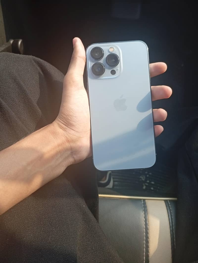 Apple iPhone 13 Pro 1