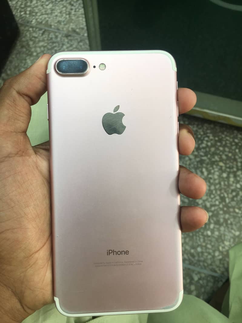 Apple iPhone 7 Plus 1