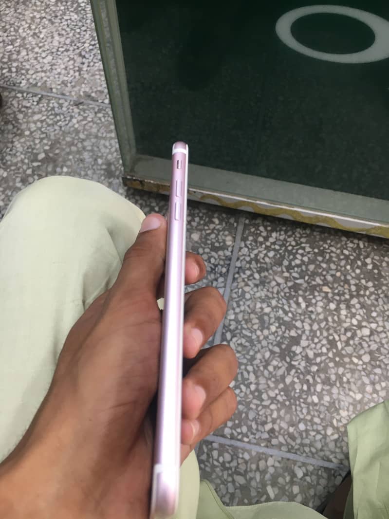 Apple iPhone 7 Plus 3