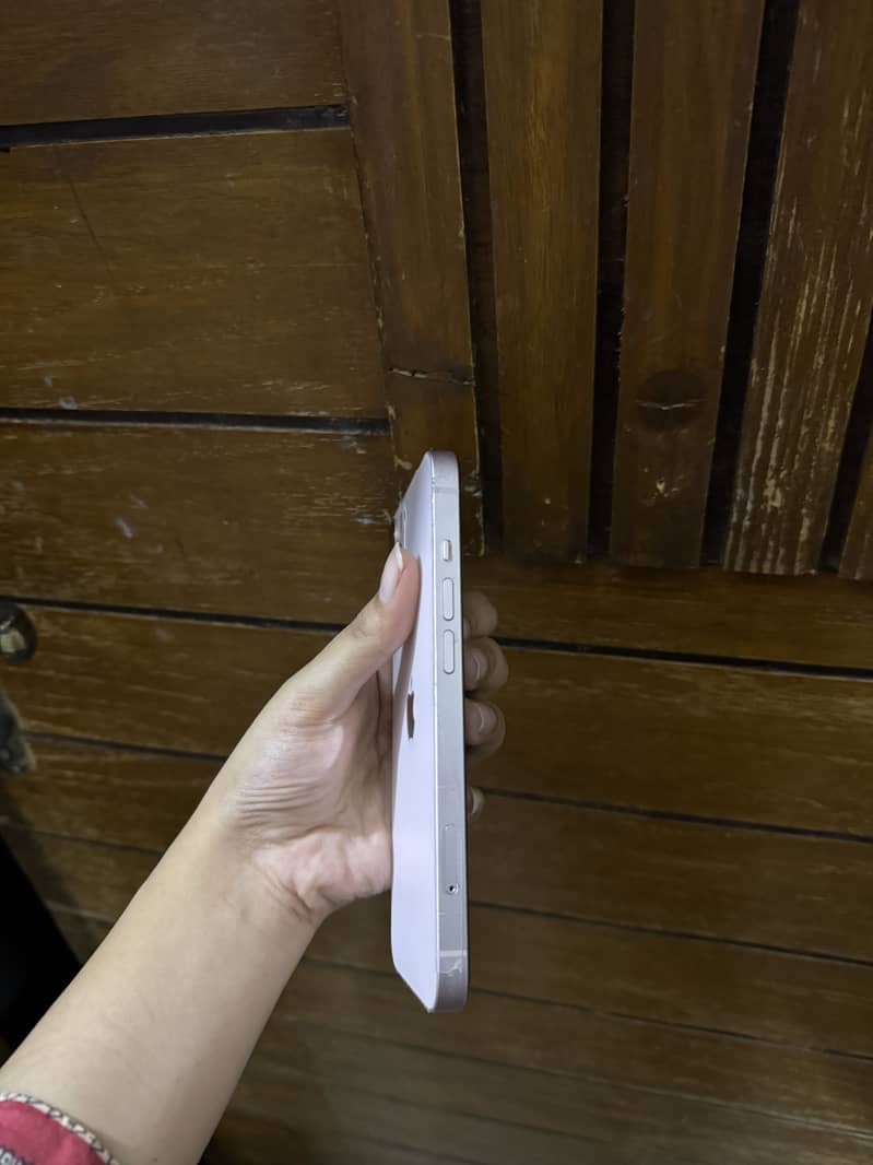 Apple iPhone 13 1