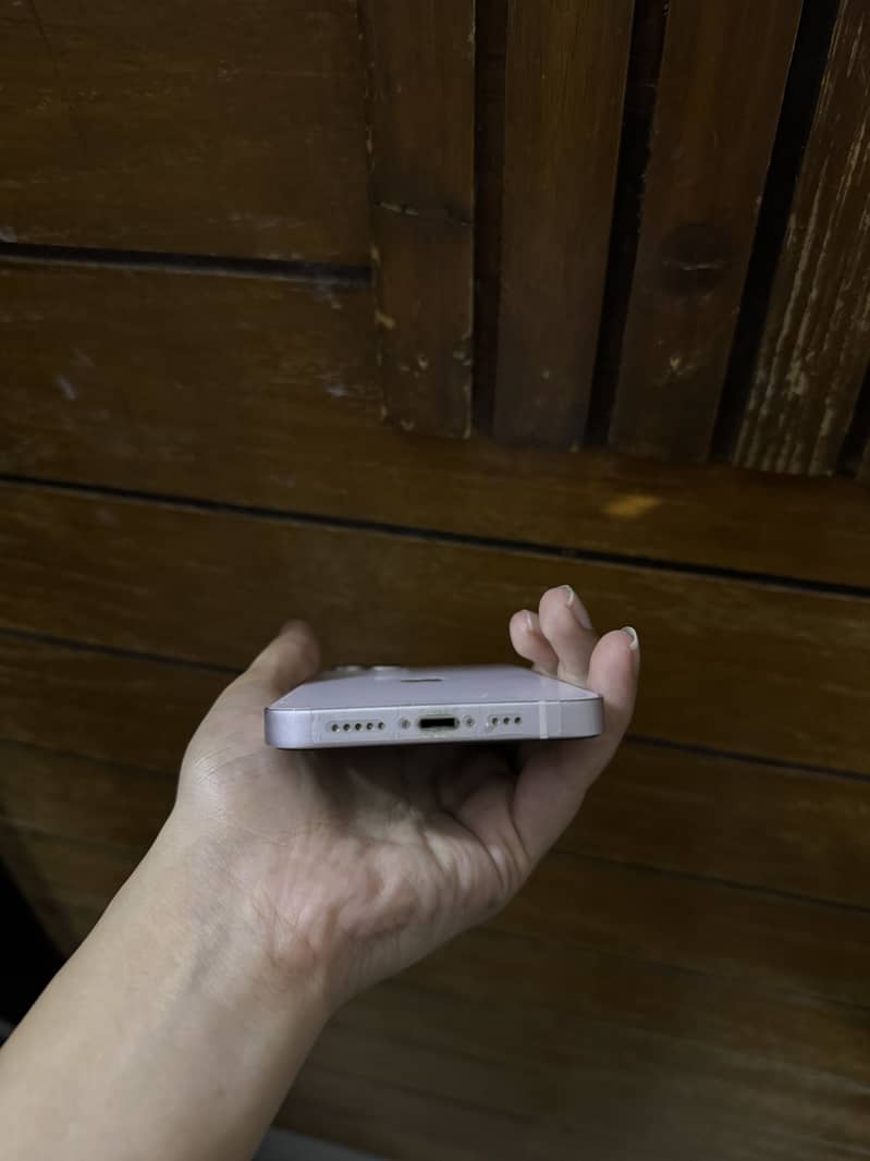 Apple iPhone 13 2