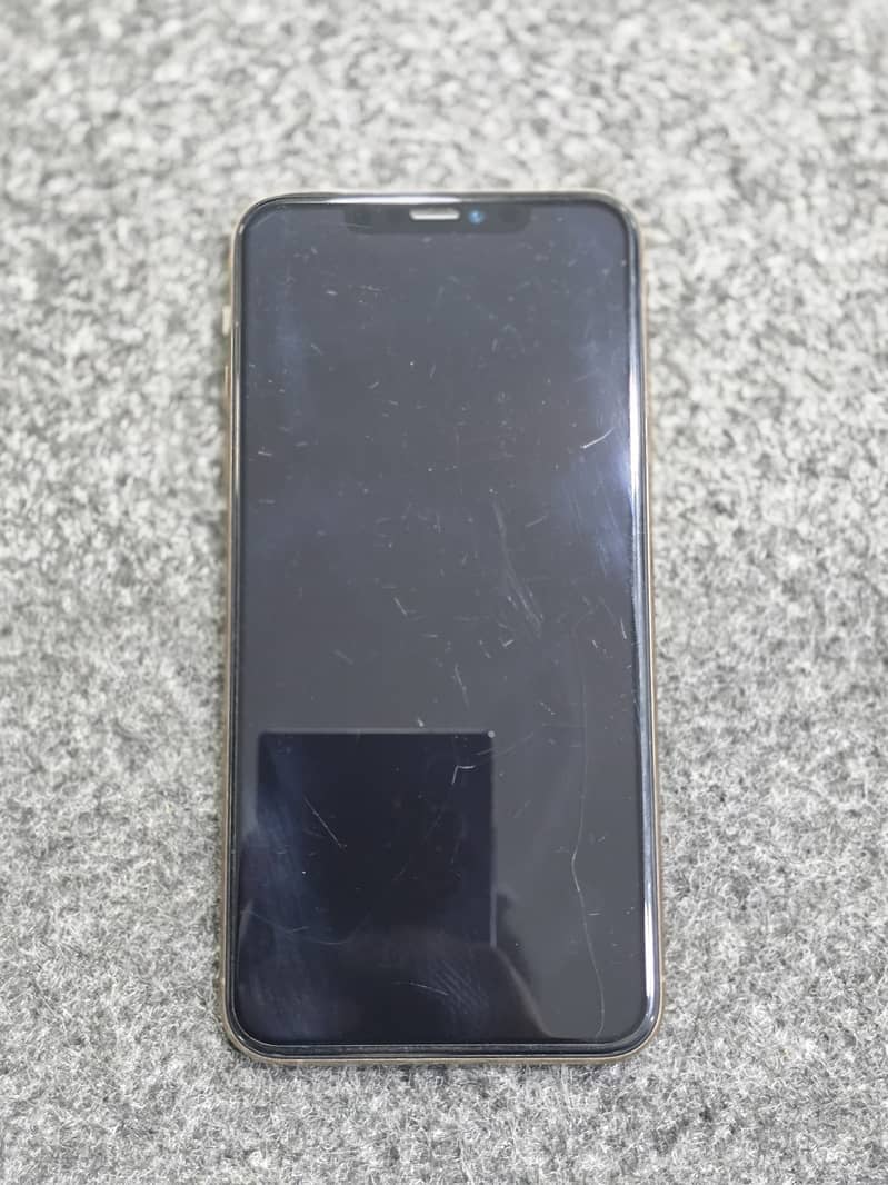 Apple iPhone 11 Pro Max 4