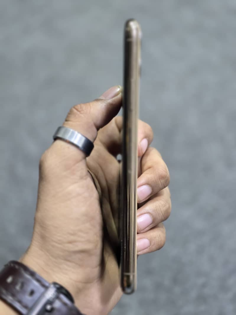 Apple iPhone 11 Pro Max 5