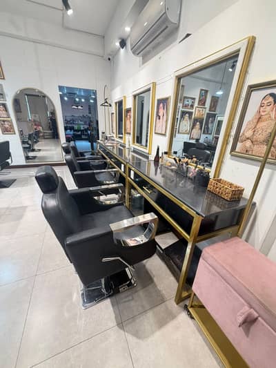 Makeup Station for saloons with Black Granite Top & LED Mirrors