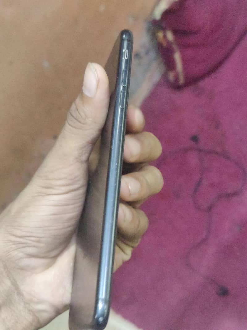 Apple iPhone 7 Plus 2
