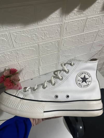 Original Converse All Star white High-Top shoes  Excellent condition