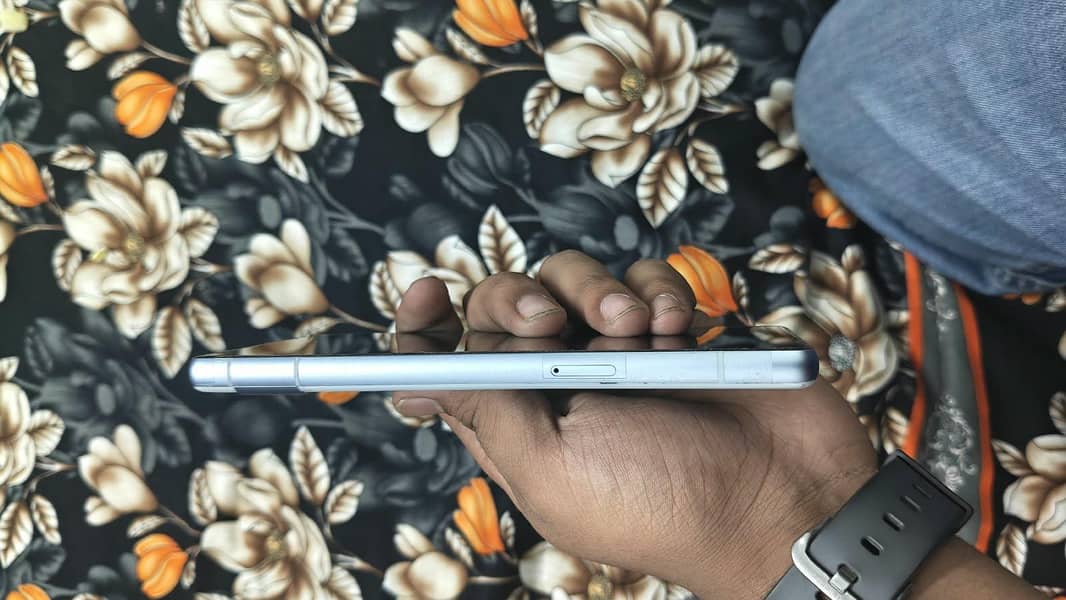 Google Pixel 7a 5