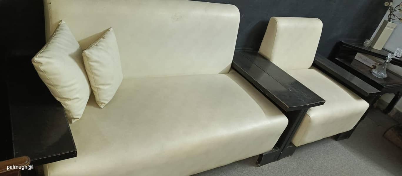 sofa ND table set 4