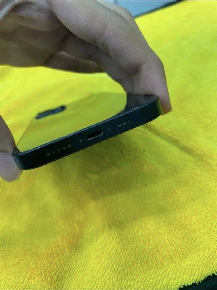 Apple iPhone 13 1