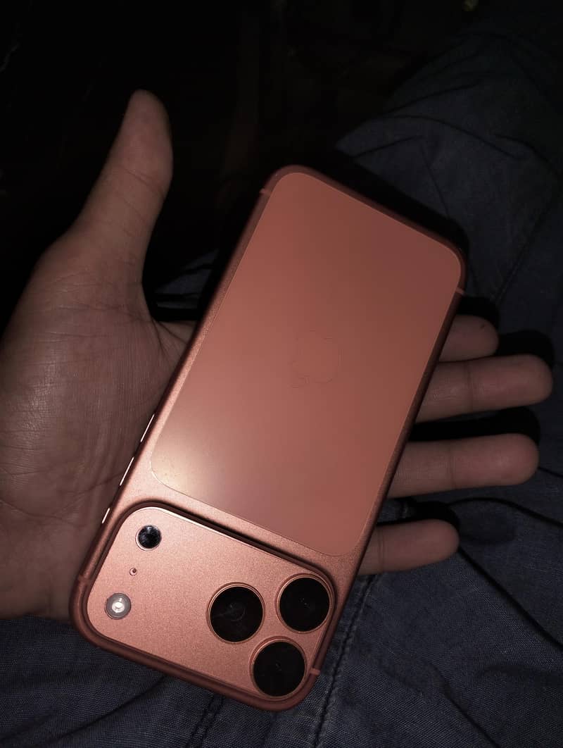 Apple iPhone 17 Pro Max 1