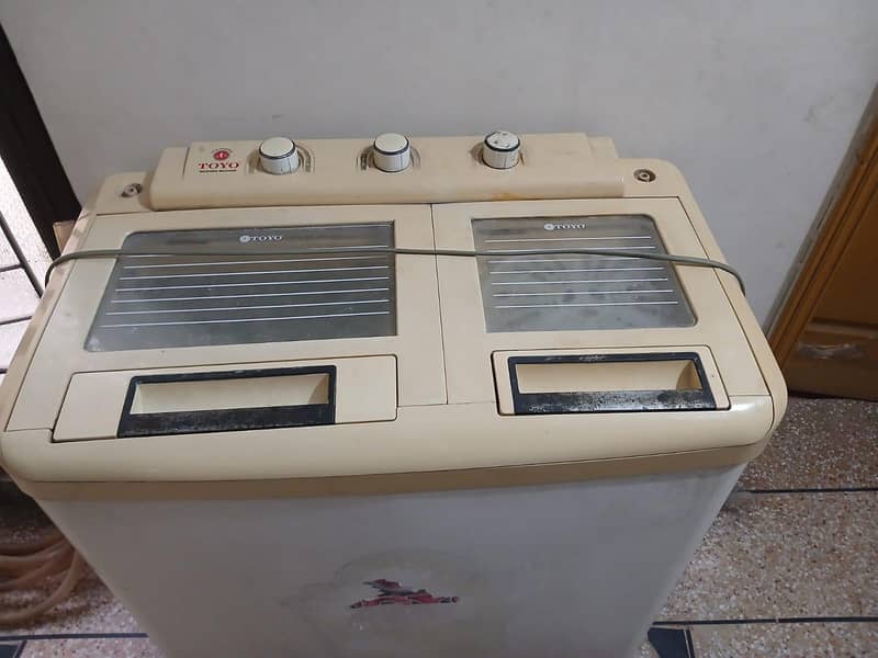 Toya Wasing Machine with Drayer 1