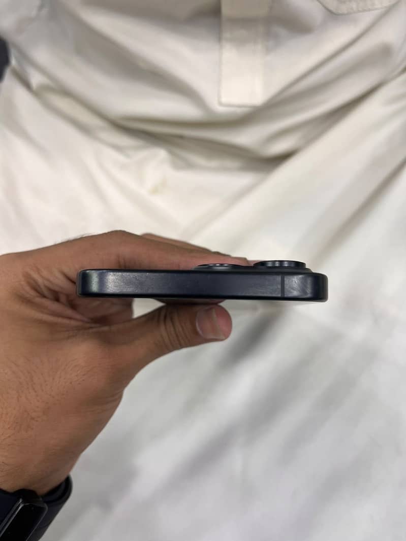Apple iPhone 15 Pro Max 3