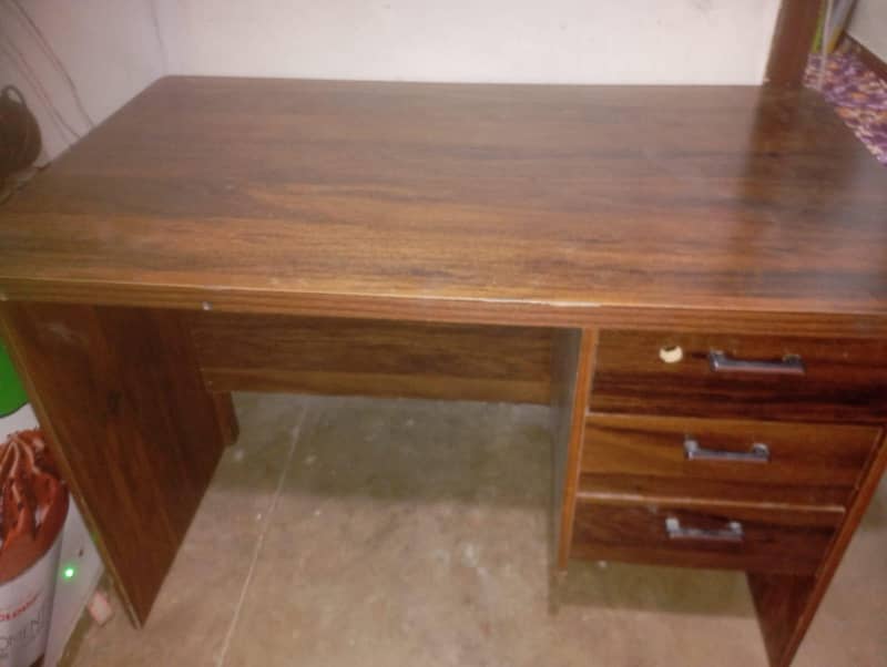 office tabl 2