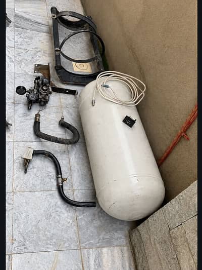 Suzuki Cultus 2005 CNG Cylinder Gas Kit with Complete Fittings