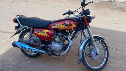 Honda motorcycle 125 ,2021 model all Punjab number later copy clear
