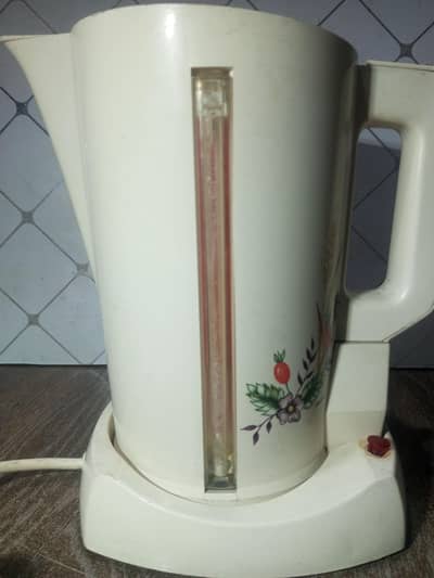 Electric kettle 10/9 Condition Without cap Made in uk (United Kingdom)