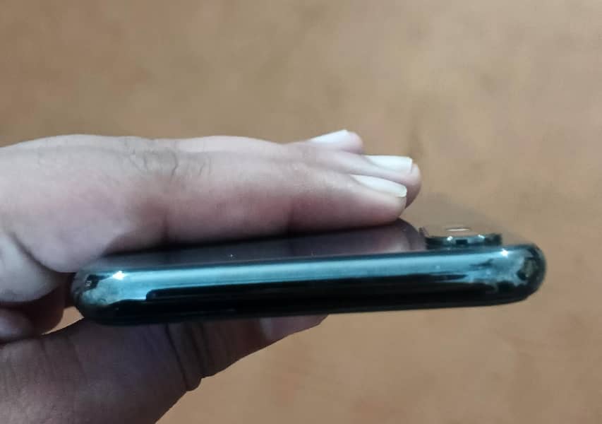 Apple iPhone X 5