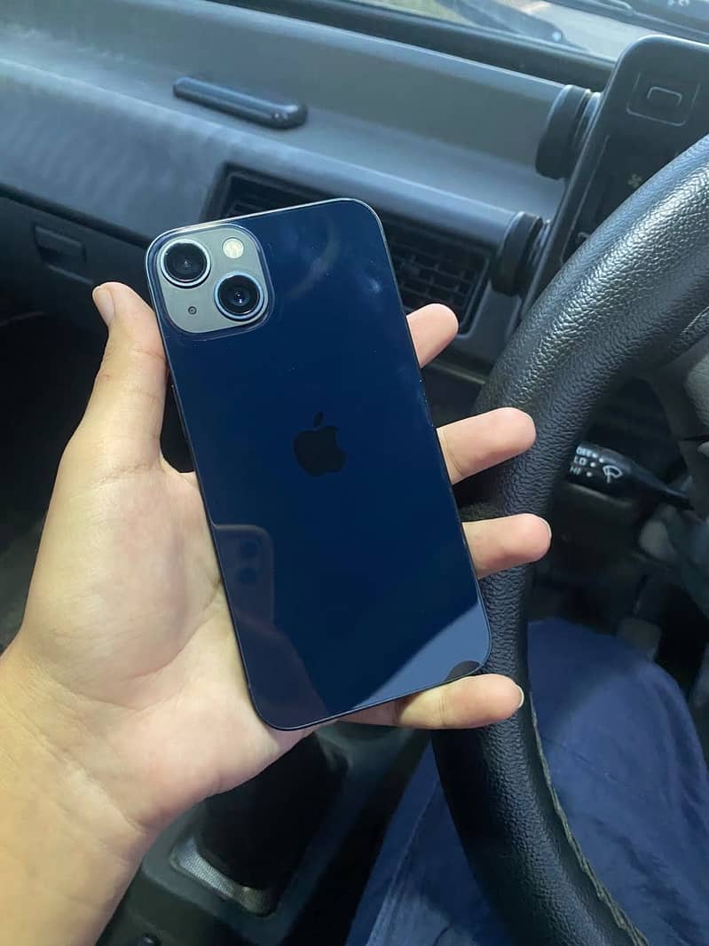 Apple iPhone 13 0