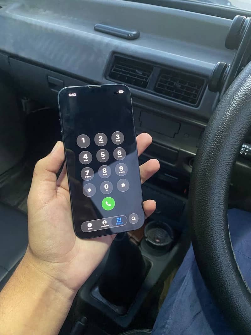Apple iPhone 13 1