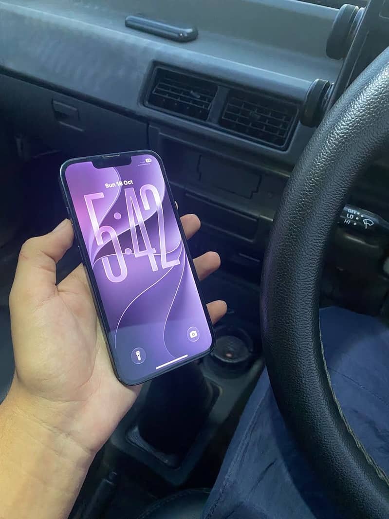 Apple iPhone 13 2