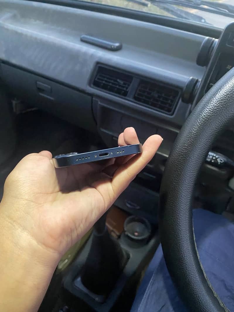 Apple iPhone 13 3