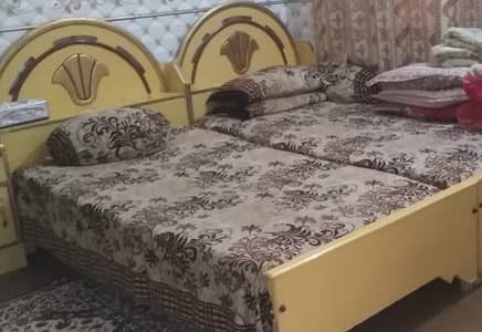 2 Single beds for sale