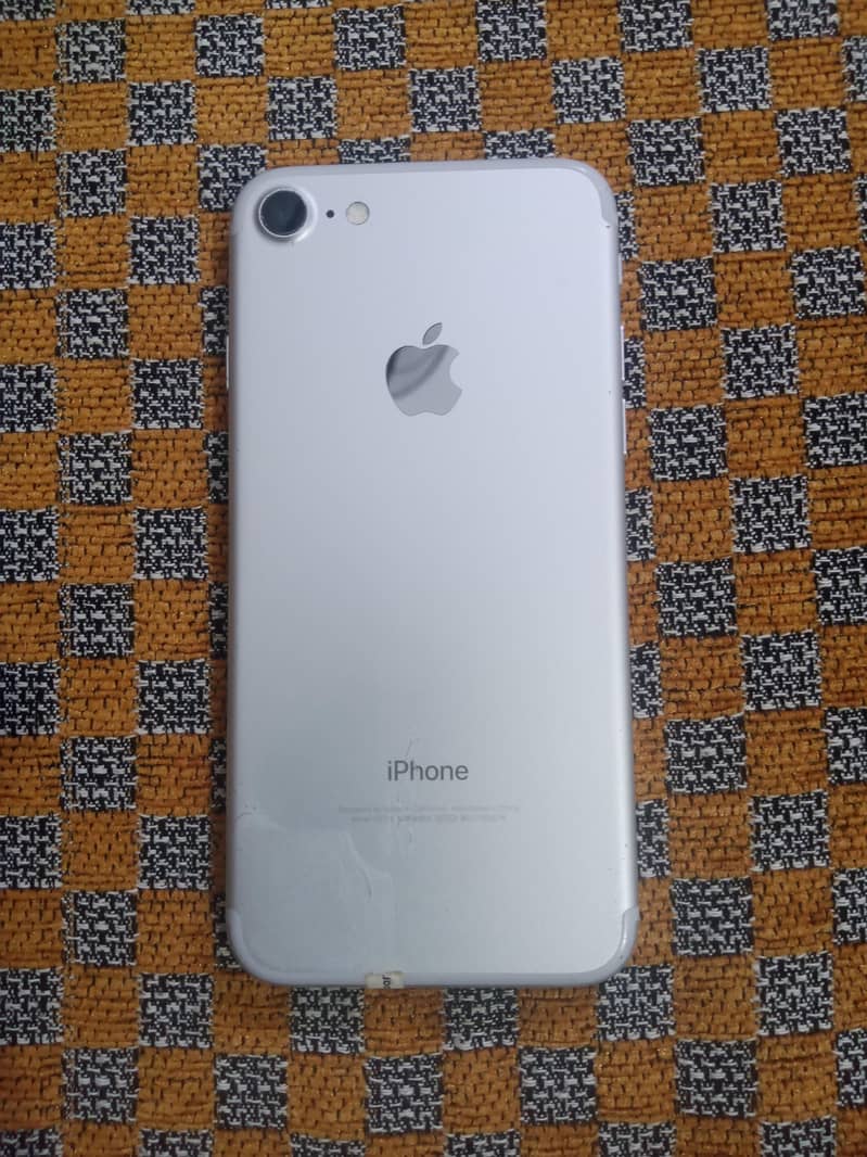 Apple iPhone 7 3
