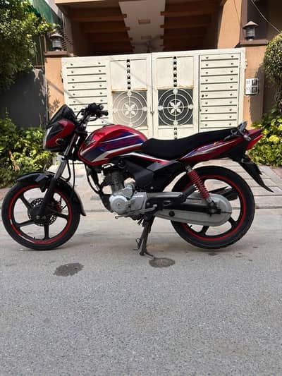 Honda cb 125F