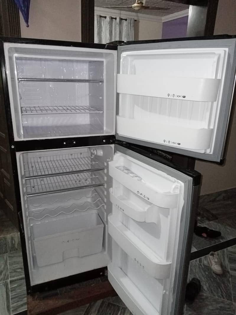Orient Medium Size Refrigerator 4