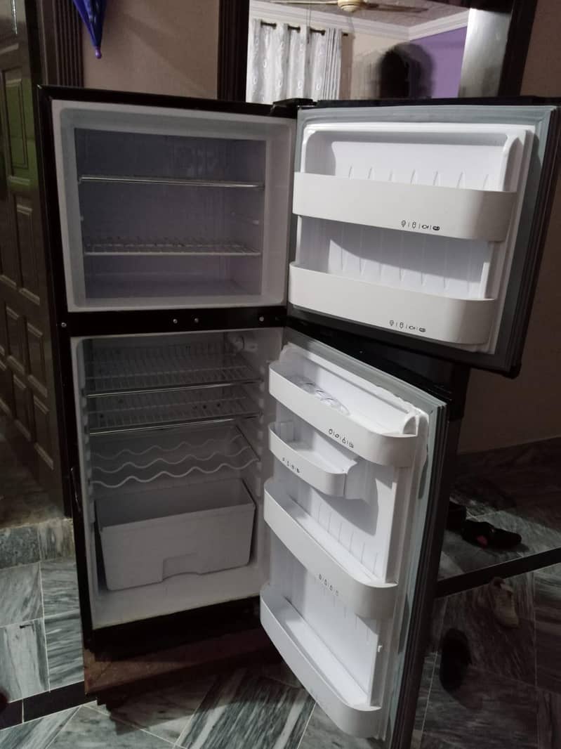 Orient Medium Size Refrigerator 5