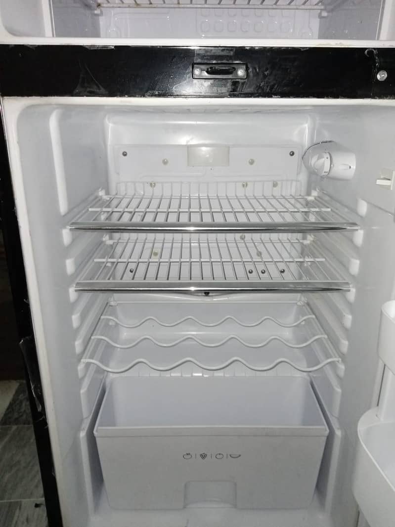 Orient Medium Size Refrigerator 7