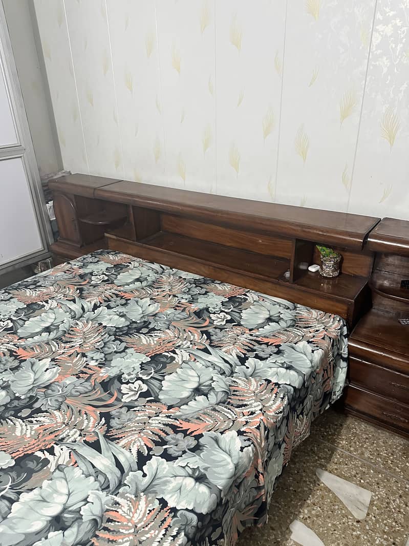 Double bed 0