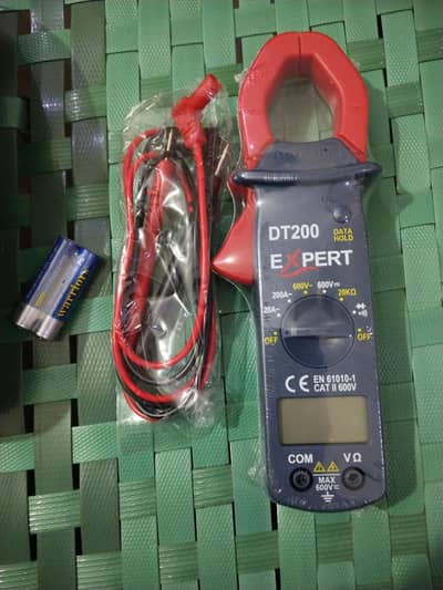 digital clamp meter