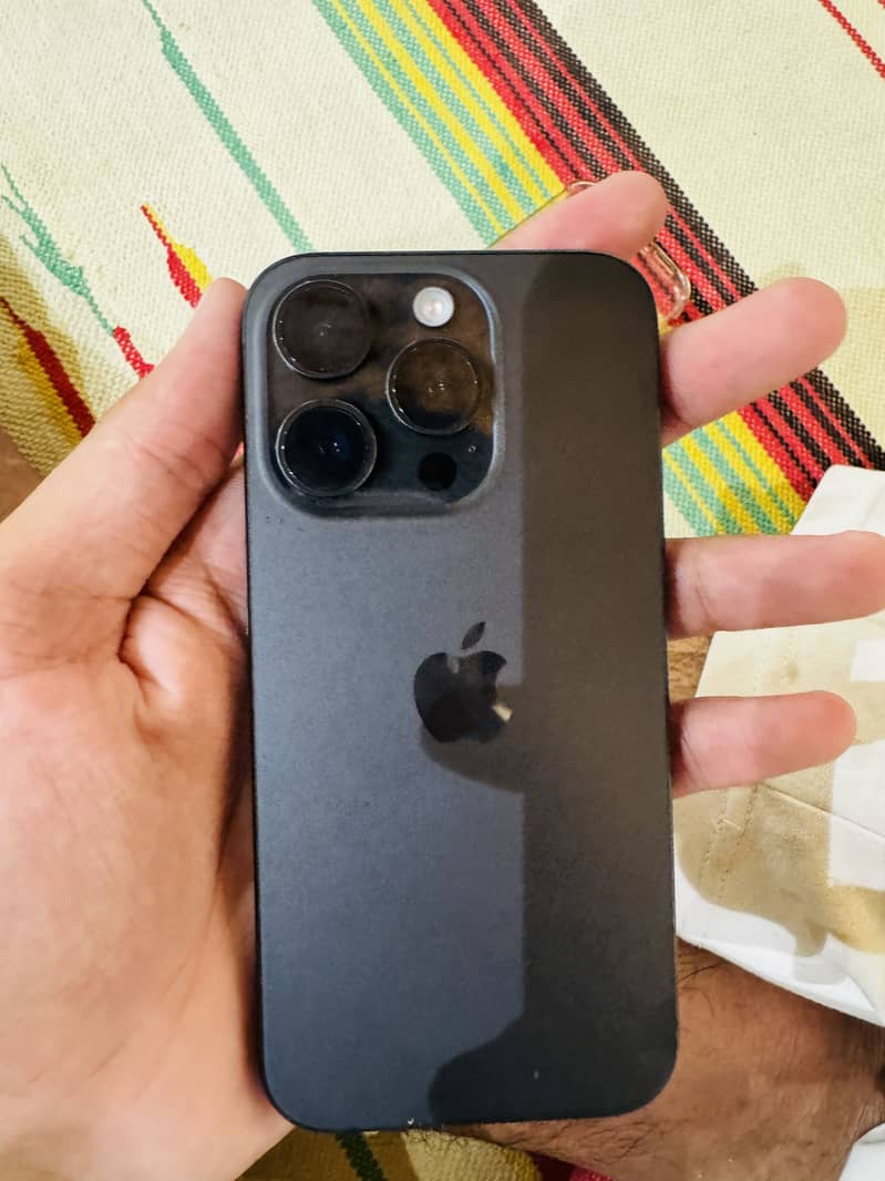 Apple iPhone 15 Pro 0