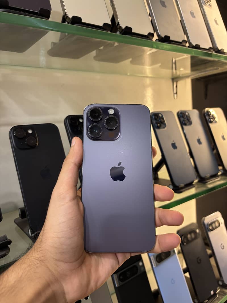 Apple iPhone 14 Pro Max 0