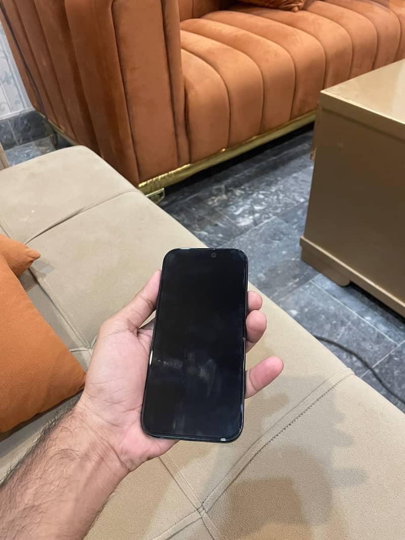 Apple iPhone 16 Pro 5