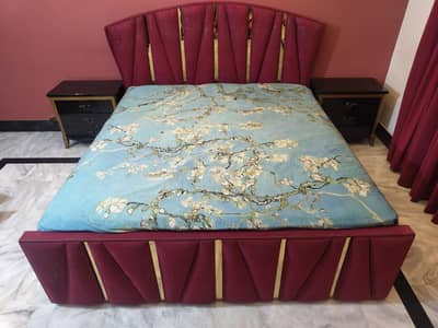 1 Bed 2 side tables 1 dressing table 2 chairs 1 table