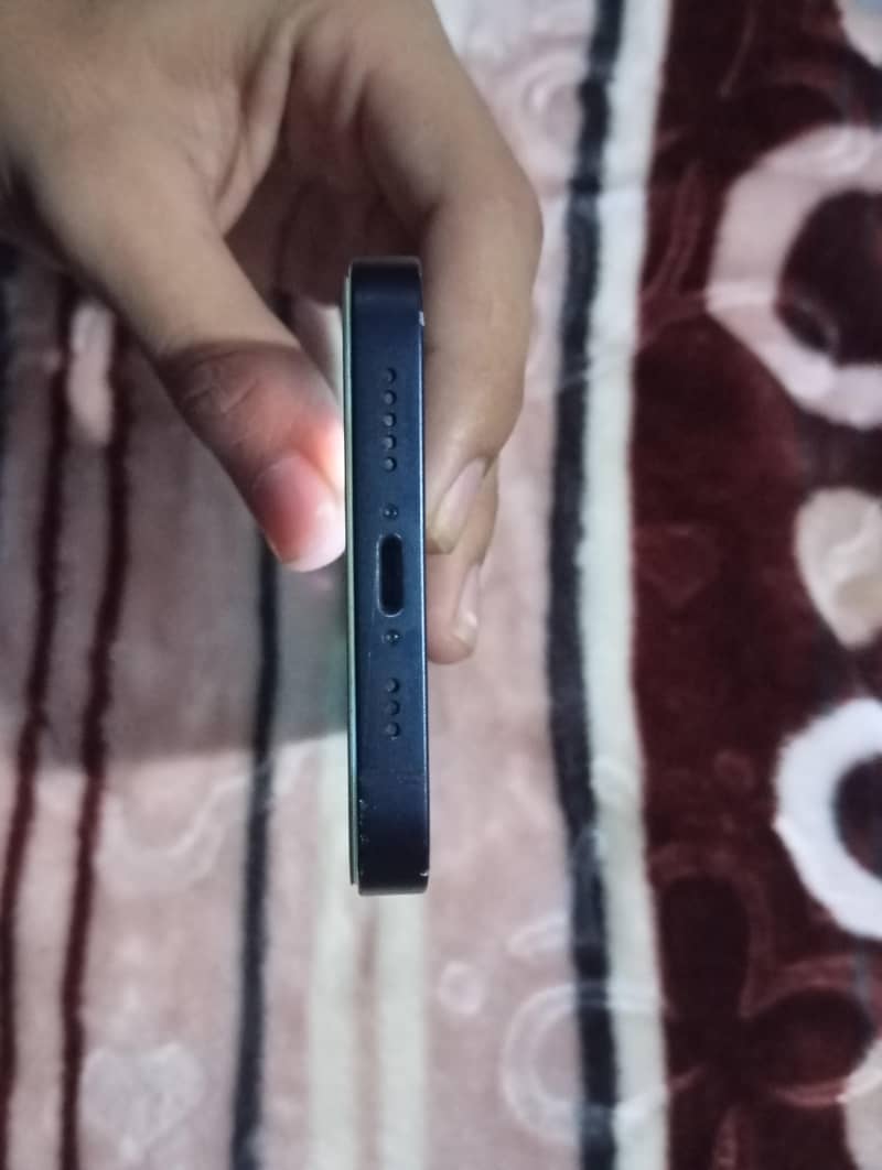 Apple iPhone 13 3