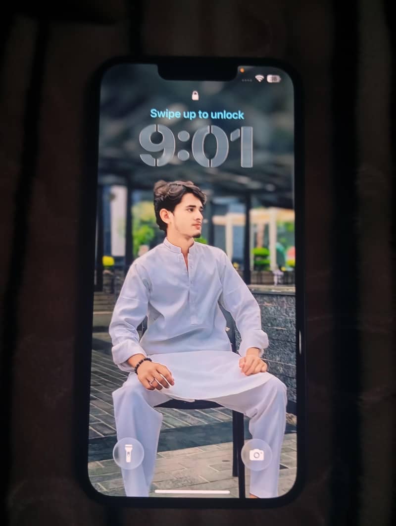 Apple iPhone 13 7