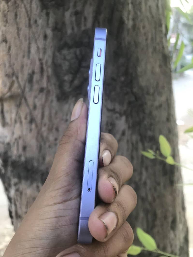 Apple iPhone 12 mini 6