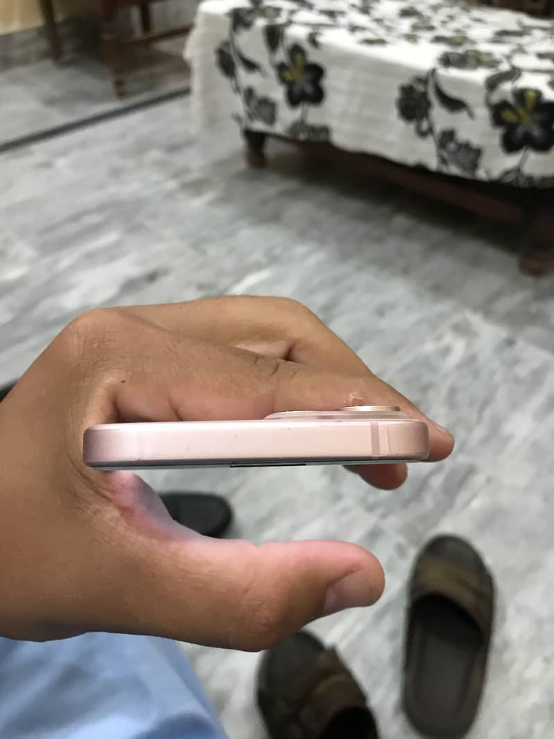 Apple iPhone 15 3
