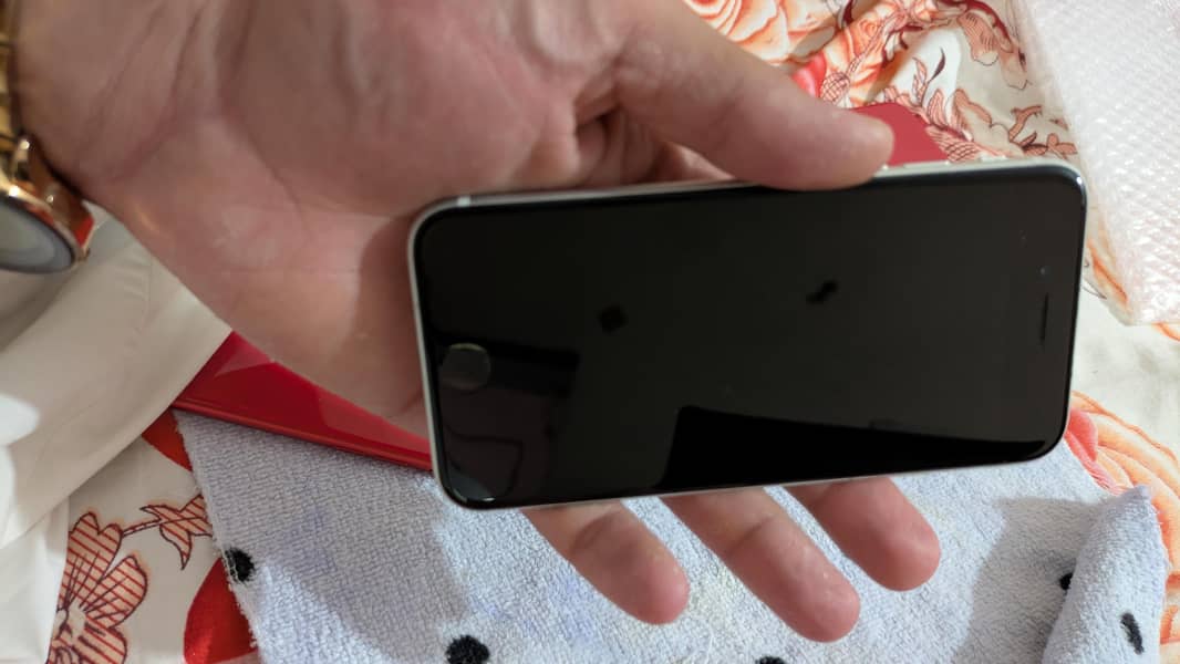Apple iPhone SE 14