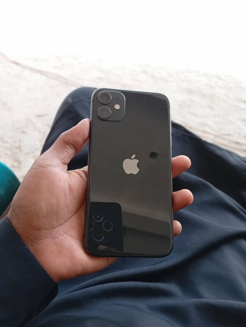 Apple iPhone 11 0