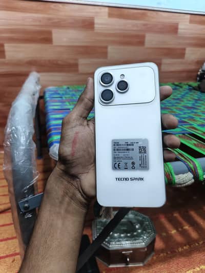 tecno spark 40 4+4rm *128rom*