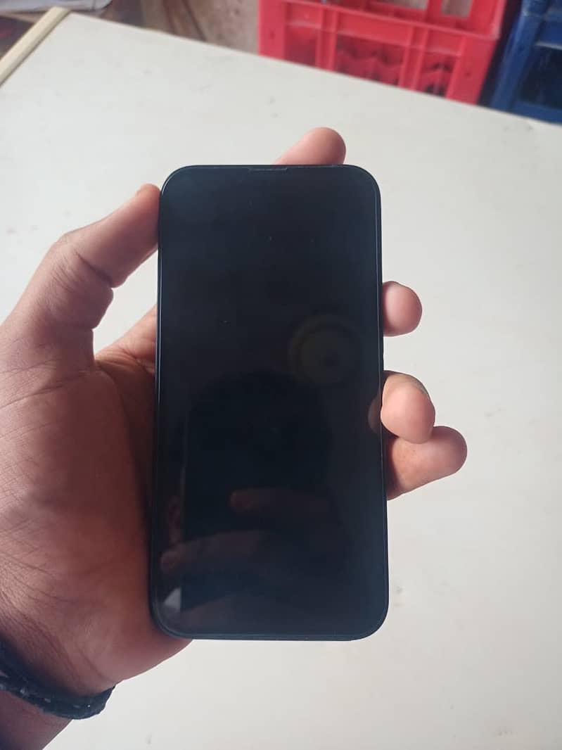 Apple iPhone 13 2