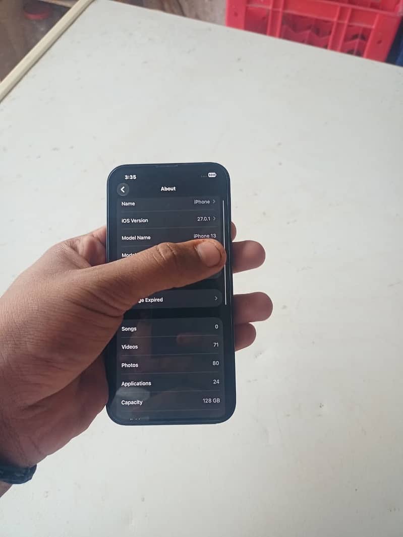 Apple iPhone 13 9